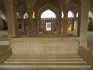 Read more about the article Chausath Khamba – A tomb with 64 pillars