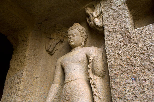 Read more about the article Kanheri Caves Mumbai – black mountain made with a group of caves