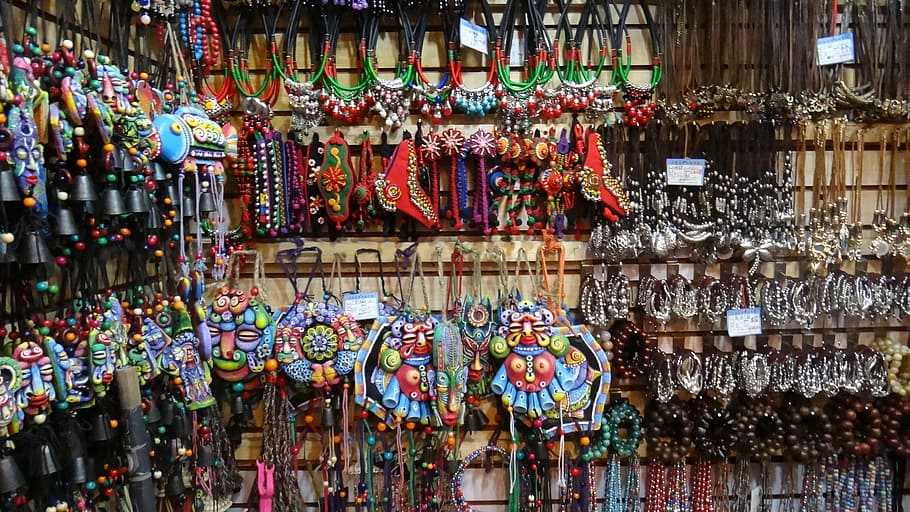 Read more about the article Bandra Hill Road Market in Mumbai