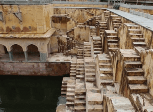 Panna Meena ka Kund