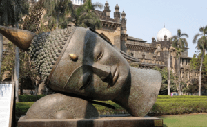 Chhatrapati Shivaji Maharaj Vastu Sangrahalaya, a statue of Buddha