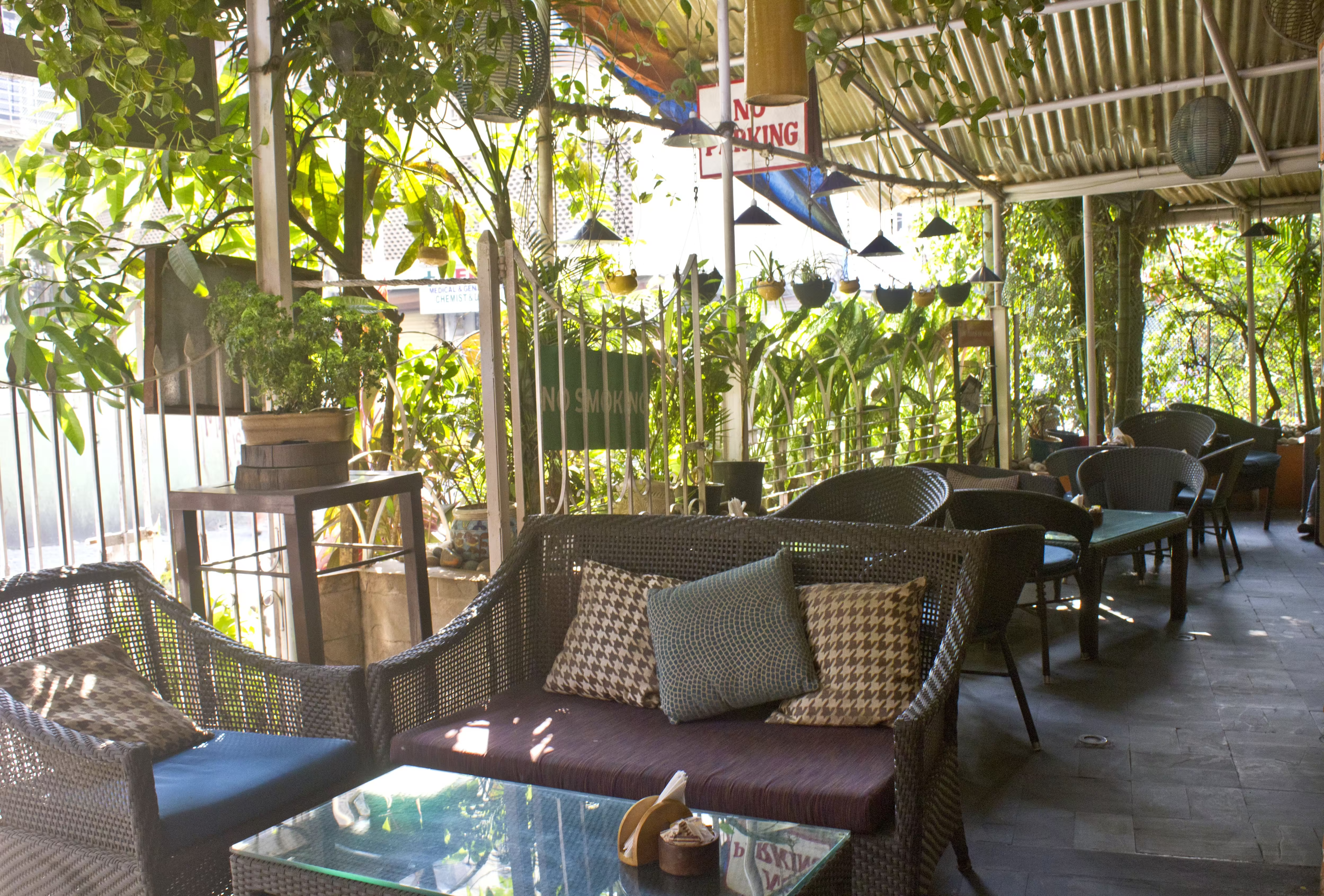 You are currently viewing Bandra Hill Road Market in Mumbai