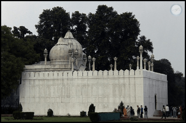 Moti Masjid